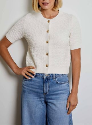 Design History Short Sleeve Sweater In White