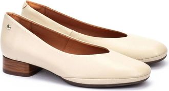 Pikolinos Womens Ubeda Pump In Marfil