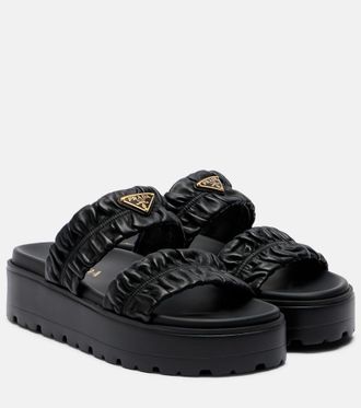 Prada Sandalias con plataforma de piel