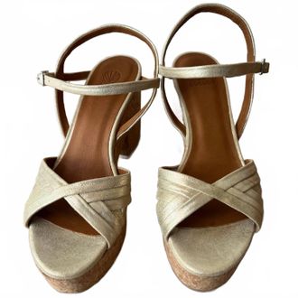 Coclico Womens Bee Sandal In Champagne