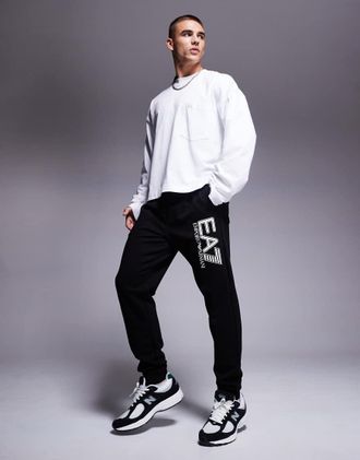 Emporio Armani Joggers neri con logo sul davanti-Nero