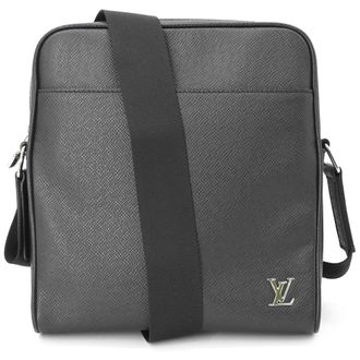 Louis Vuitton Black Taiga Leather Shoulder Bag (Pre-Owned)