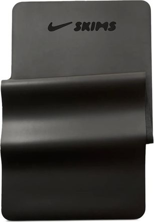 SKIMS x Nike Materassino yoga con logo - Nero
