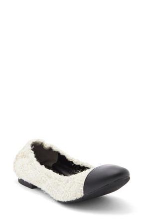 Stuart Weitzman Gabby Foldable Ballet Flat in Cream/Black at Nordstrom Rack, Size 6.5