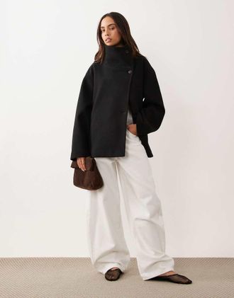 Gina Tricot Gina Tricot - Giacca corta nera in lana con collo alto a imbuto-Nero
