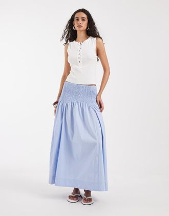 Vero Moda Gonna lunga a punto smock in vita gessata azzurra-Blu