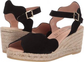 Eric Michael Womens Lupa Scallop Sandal In Black