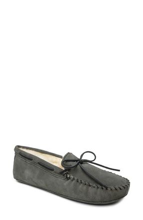 Minnetonka Genuine Shearling Lined Slipper in Grey Suede at Nordstrom, Size 14
