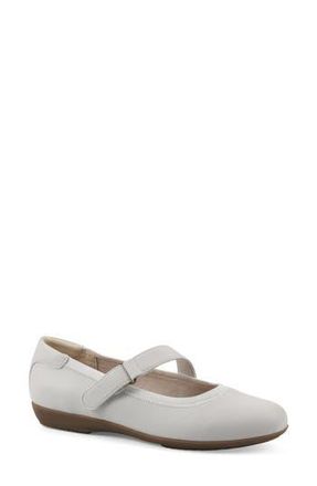 White Mountain Carwen Mary Jane Flat in Off-White/Smooth at Nordstrom Rack, Size 8.5