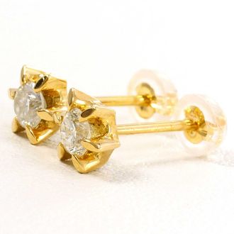 C&A Unbranded (18K) Stud Earrings (Pre-Owned)