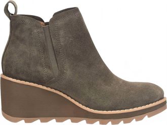 S&ouml;fft Womens Emma Suede Wedge Bootie In Dark Taupe