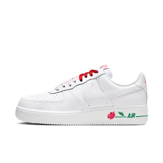 Nike Womens Air Force 1 07 SE Shoes in White | IF0498-100
