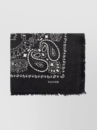 Kujten luxurious paisley patterned soft scarf