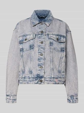 Guess Oversized Jeansjacke mit Brusttaschen und Label-Patch in Hellblau, Gr&ouml;&szlig;e XS