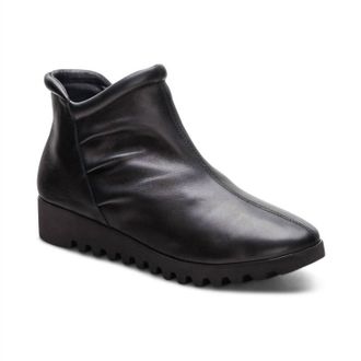 Aetrex Women Zoey Boots In Black