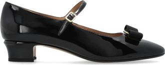 Ferragamo Vally Pumps met Hak - Dames - Pumps - Zwart - 39 1/2 EU - Leer - Schoenen