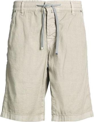 Jacob Cohen BOTTOMWEAR - Shorts e bermuda su YOOX.COM