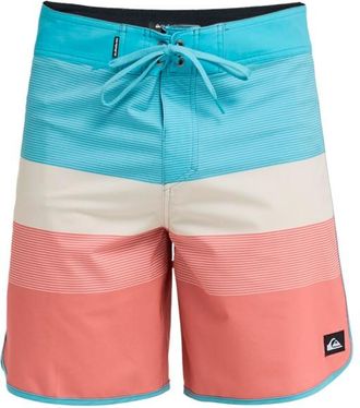 Quiksilver Surfsilk Scallop 18 Boardshorts f&uuml;r Herren | bunt