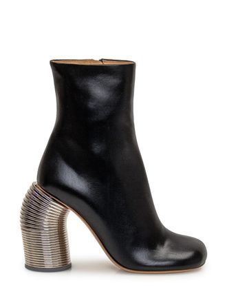 Off-white Black Solid Spring Boots