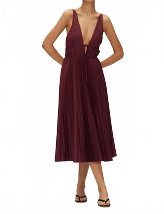 Elodie Rosie Pleated Midi Dress In Burgundy