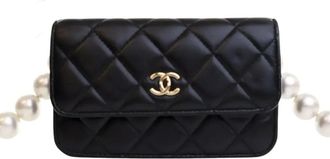 Chanel 2020 Quilted Lambskin Maxi Pearls Clutch With Chain crossbody bag - Black