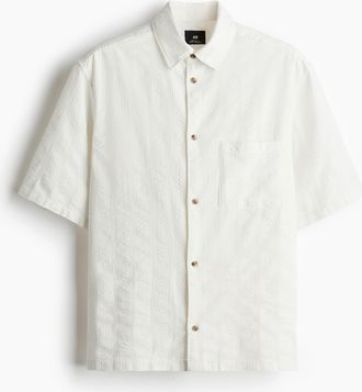 H&M Kurzarmhemd mit Struktur in Regular Fit - White