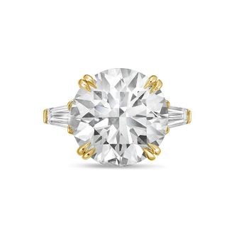 Diana M. Jewels 18kt yellow gold 8ct lab grown round diamond ring with baguettes on the sides