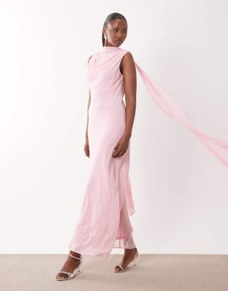 Tfnc Vestito lungo da damigella accollato in chiffon rosa con sciarpa
