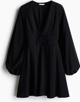 H&M Kleid mit V-Ausschnitt - Schwarz