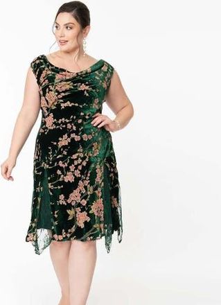 Unique Vintage Plus Size 1920s Hemingway Flapper Dress in Emerald Velvet at Nordstrom, Size 4X