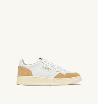 Autry MEDALIST LOW SNEAKERS IN LEATHER COLOR WHITE AND STARS ECRU