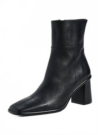 Alohas Womens West Bootie In Total Black