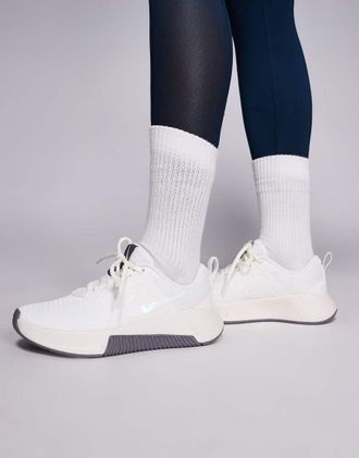 Nike MC 3 - Sneakers bianche-Bianco