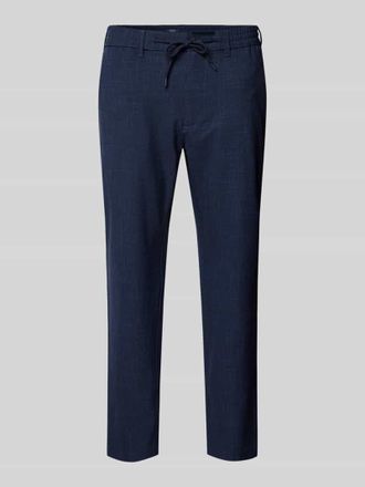 Mc Neal Tapered Fit Stoffhose mit Ges&auml;&szlig;taschen in Marine, Gr&ouml;&szlig;e XS