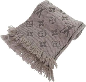 Louis Vuitton Pre-owned Scarves, female, Gray, Size: ONE SIZE Pre-owned Silk scarves