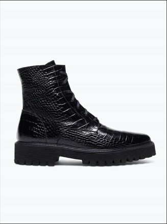 Freda Salvador Womens Emi Embossed Croc Boot In Black