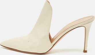 Gianvito Rossi Cream Patent Leather Aramis Pointed Toe Mules