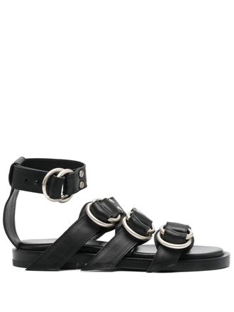 Ann Demeulemeester smeerde sandaal met metalen ringen