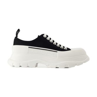Alexander McQueen Tread Slick Sneaker - Black