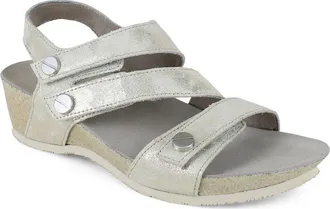 Munro Del Mar Sandal in Cream Metallic Suede at Nordstrom, Size 6.5
