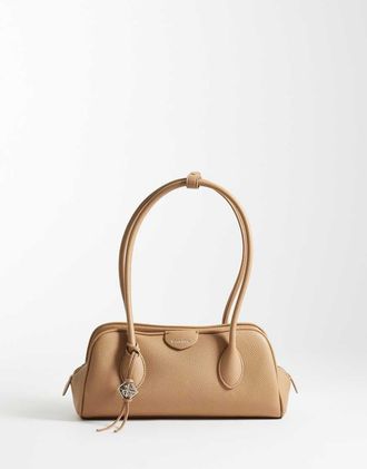 Calvin Klein borsa a spalla con texture grain e charm in metallo color tan-Marrone