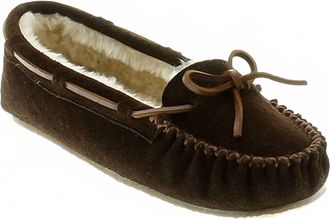 Minnetonka Womens Cally Shoes In Chocolate Suede