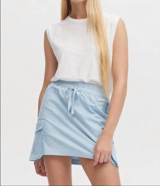 Chrldr Maude Sleeveless Muscle Crew Tee In White