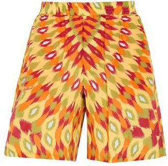 Valentino Garavani BOTTOMWEAR - Shorts & Bermuda Shorts on YOOX.COM