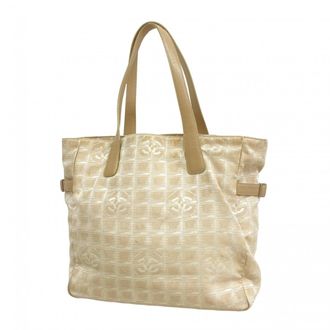 Chanel Beige Nylon Tote Bag (Pre-Owned)