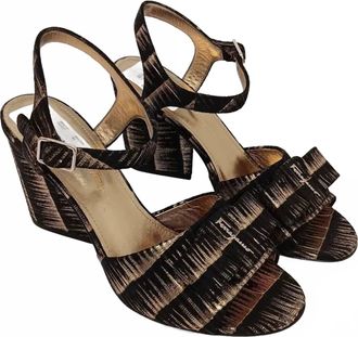 Ferragamo Womens Violet Laminated Leather Heeled Sandals In Black/gold