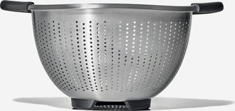 Oxo Colador De Acero Inoxidable Con Mangos Antideslizantes Good Grips