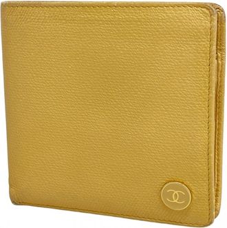 Chanel Beige Leather Wallet (Bi-Fold) (Pre-Owned)
