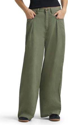 Lee Pleated Slouchy Wide Leg Twill Pants in Mercantile Green at Nordstrom, Size 27
