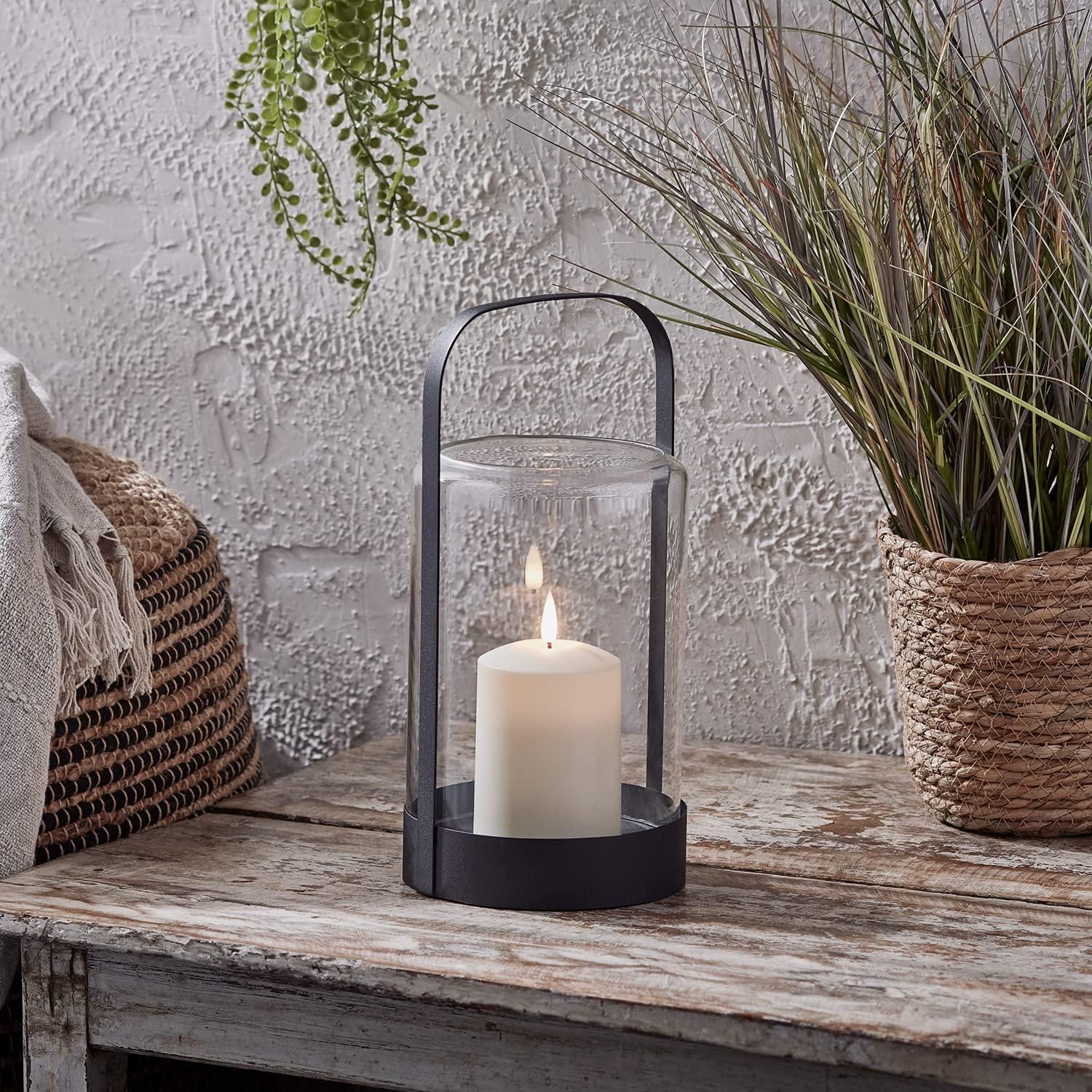 Lights4fun 18,5cm Metall Laterne Outdoor mit LED Kerze batteriebetrieb Timer Garten Deko Balkon Glasglocke Außen ab 35,99 €